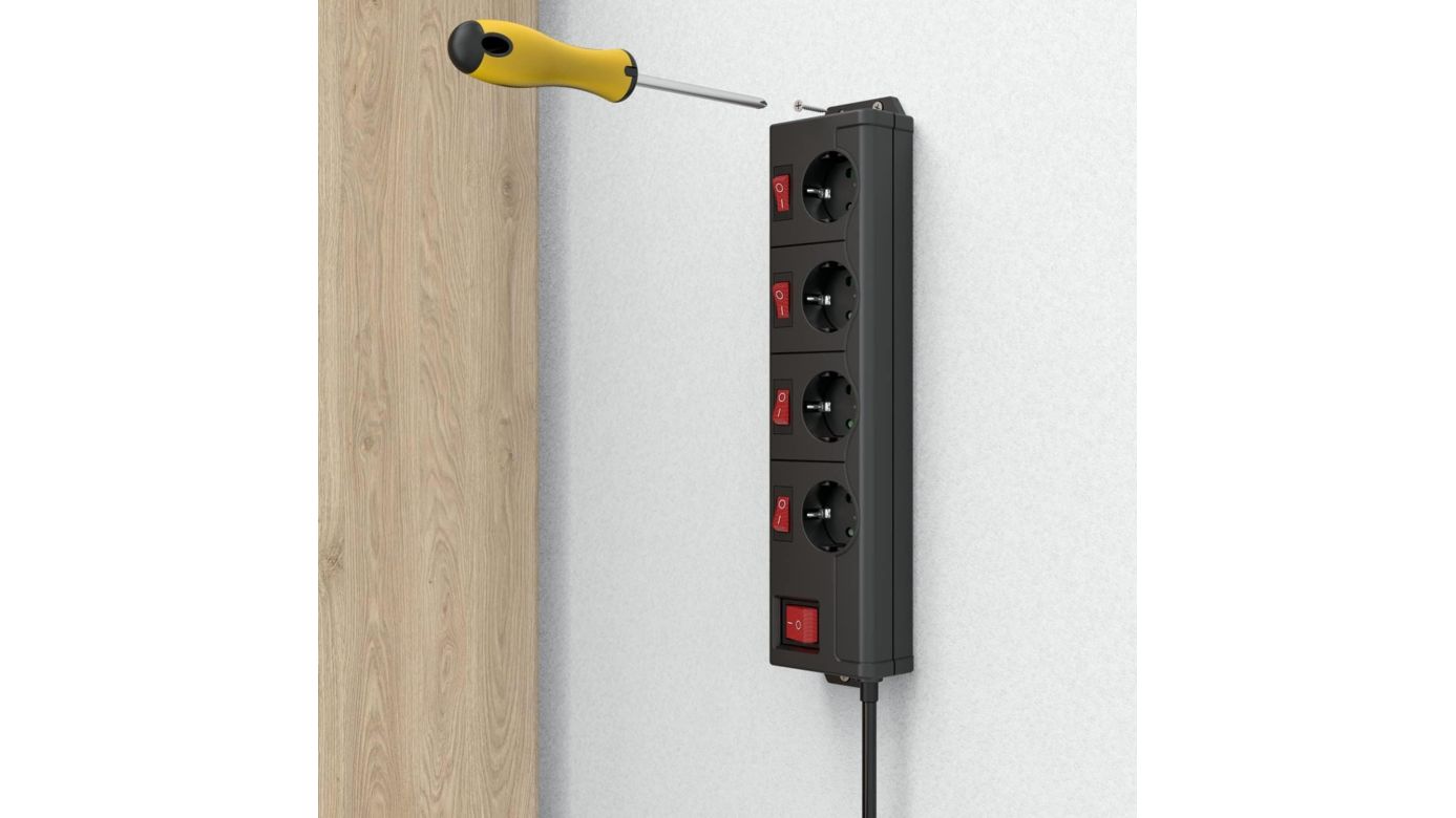 Hama Steckdosenleiste 4-fach XL schwarz, einzeln schaltbar mit Überspannungsschutz